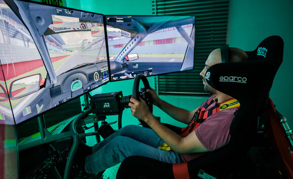Simracing Gebrauchtkauf Checkliste: Wheelbase, Pedale und Rig sicher gebraucht kaufen